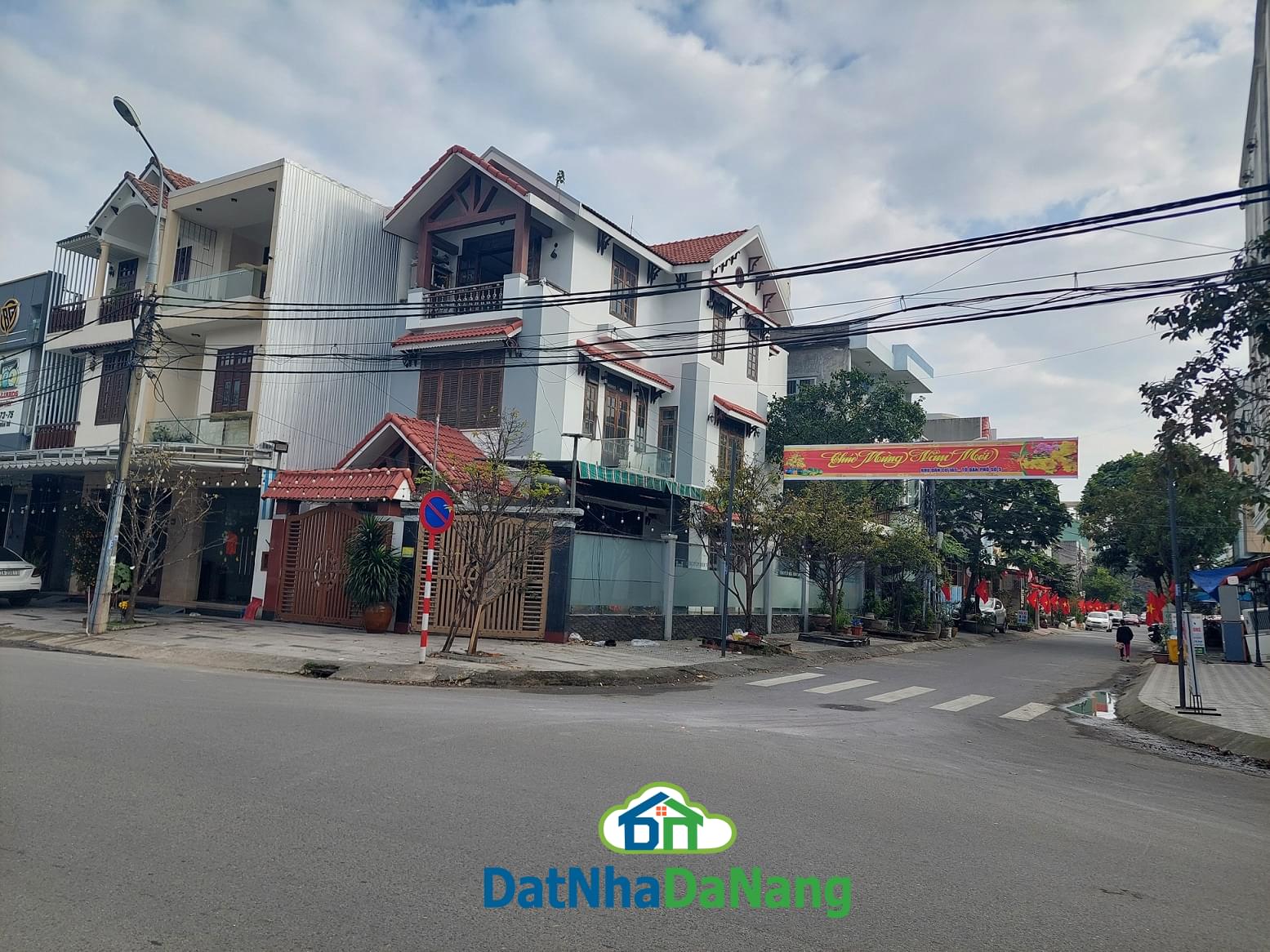 Bán Nhà 3 Tầng, 2 Mặt Tiền, Đường 10,5m, Khu Phố Chợ Hòa Khánh, Vị Trí ĐẸP, Giá RẺ